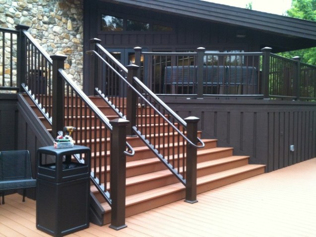 Trex decking and aluminum handrail