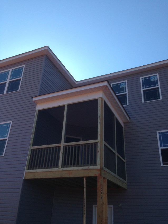 wood screen walls with pickets